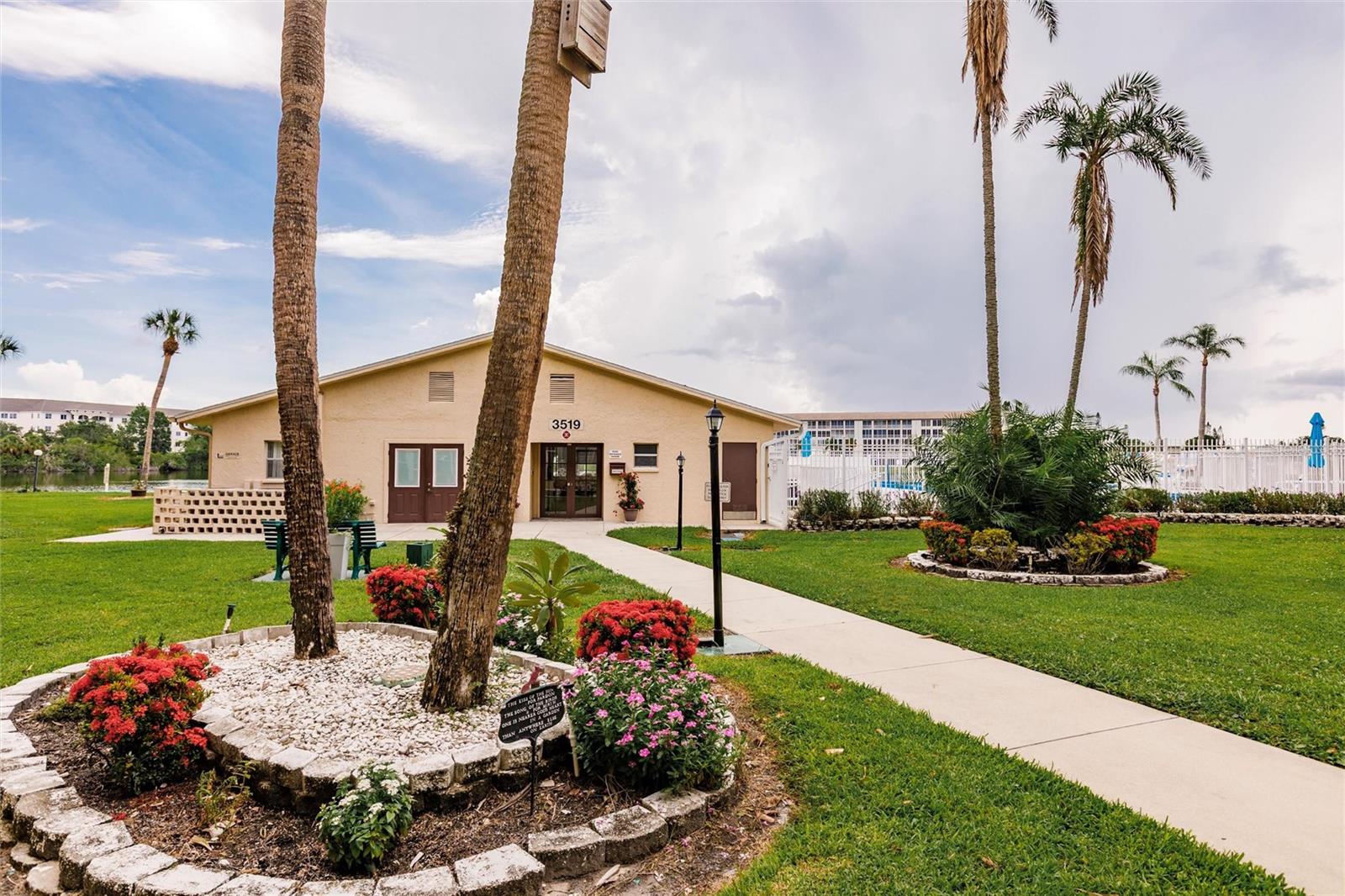 BAYSHORE ON THE LAKE APTS II SEC 2 - Residential