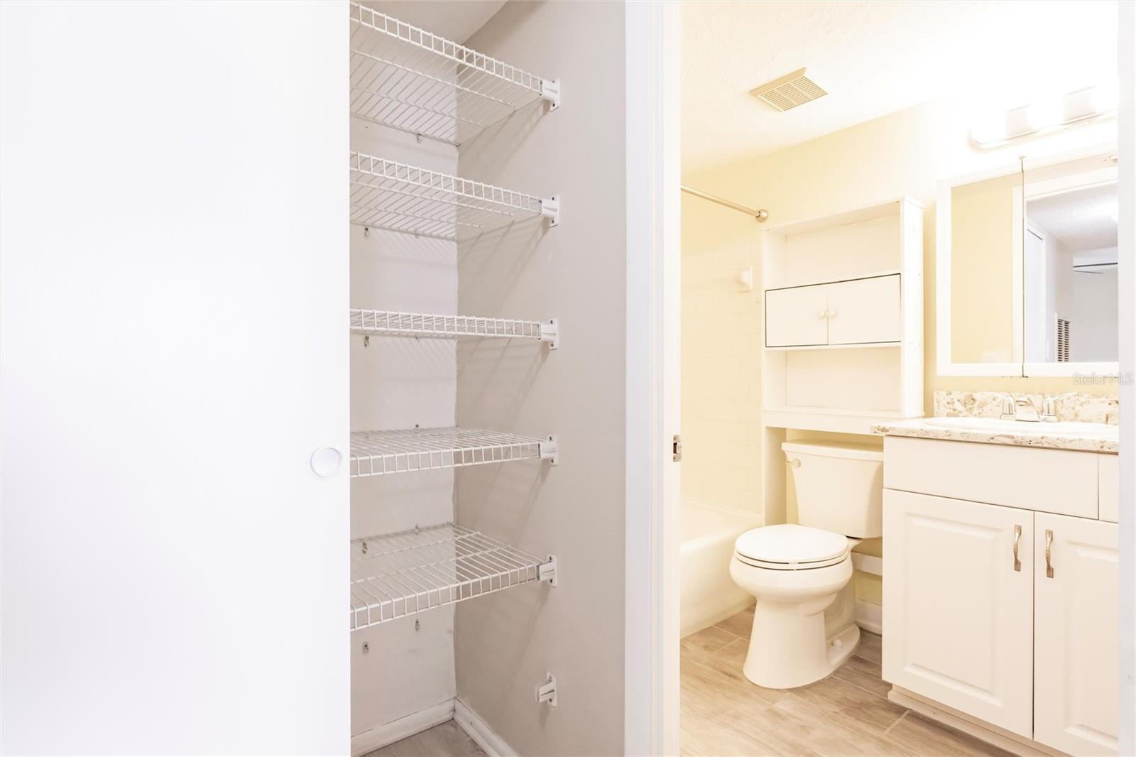 BAYSHORE ON THE LAKE APTS II SEC 2 - Residential