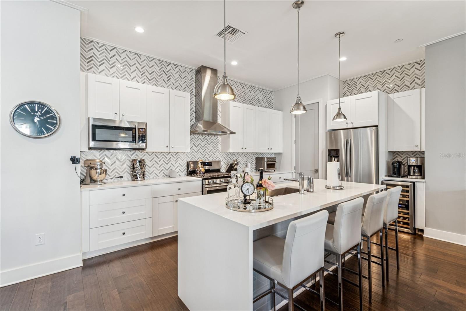 SOUTH MACDILL TWNHMS - Residential