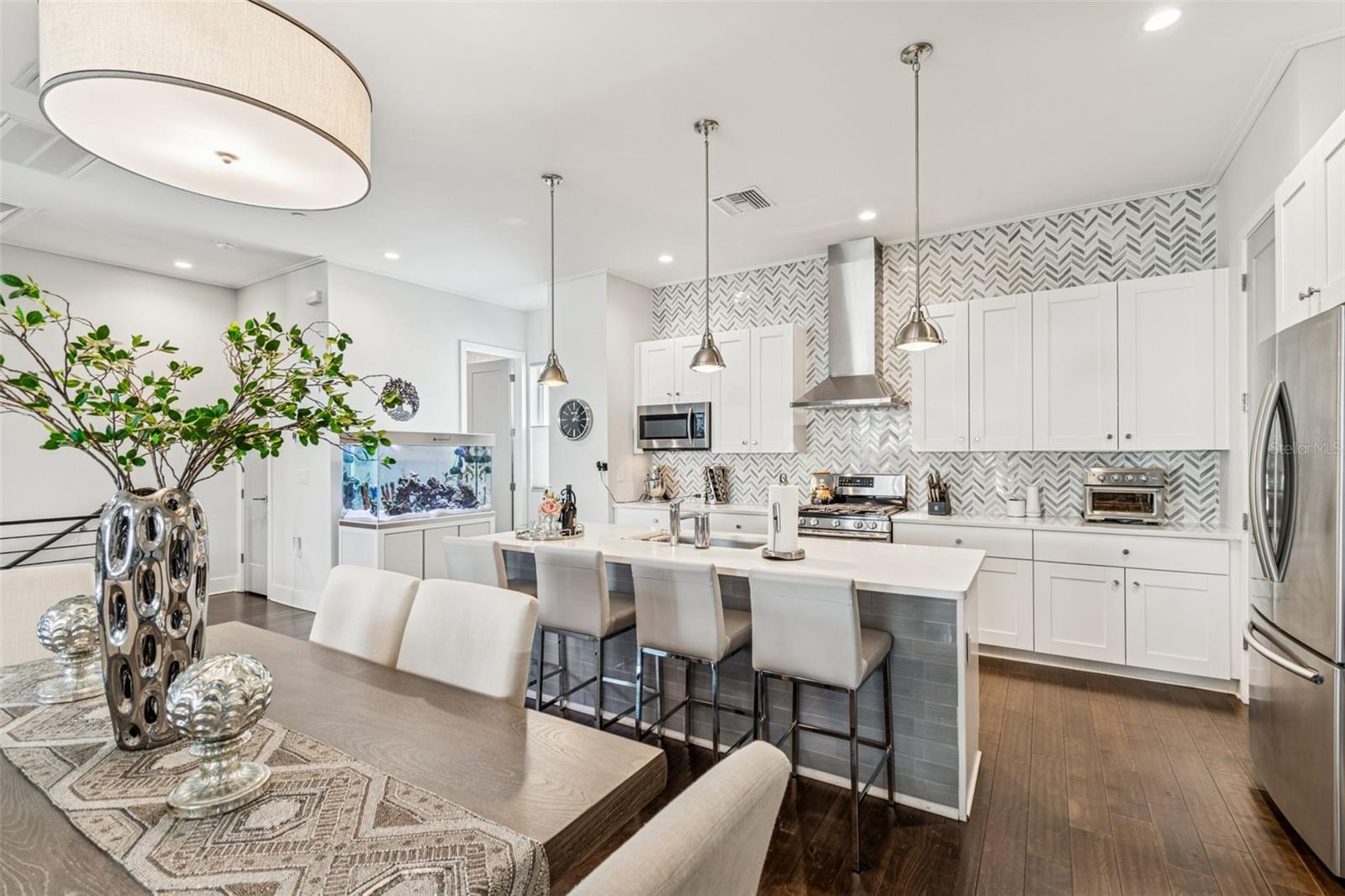 SOUTH MACDILL TWNHMS - Residential