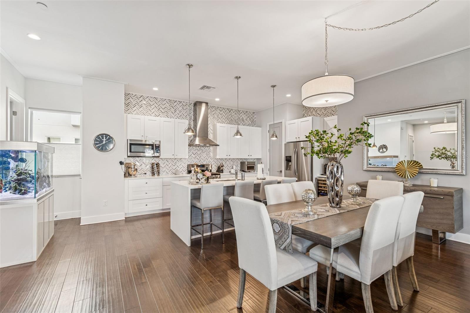 SOUTH MACDILL TWNHMS - Residential