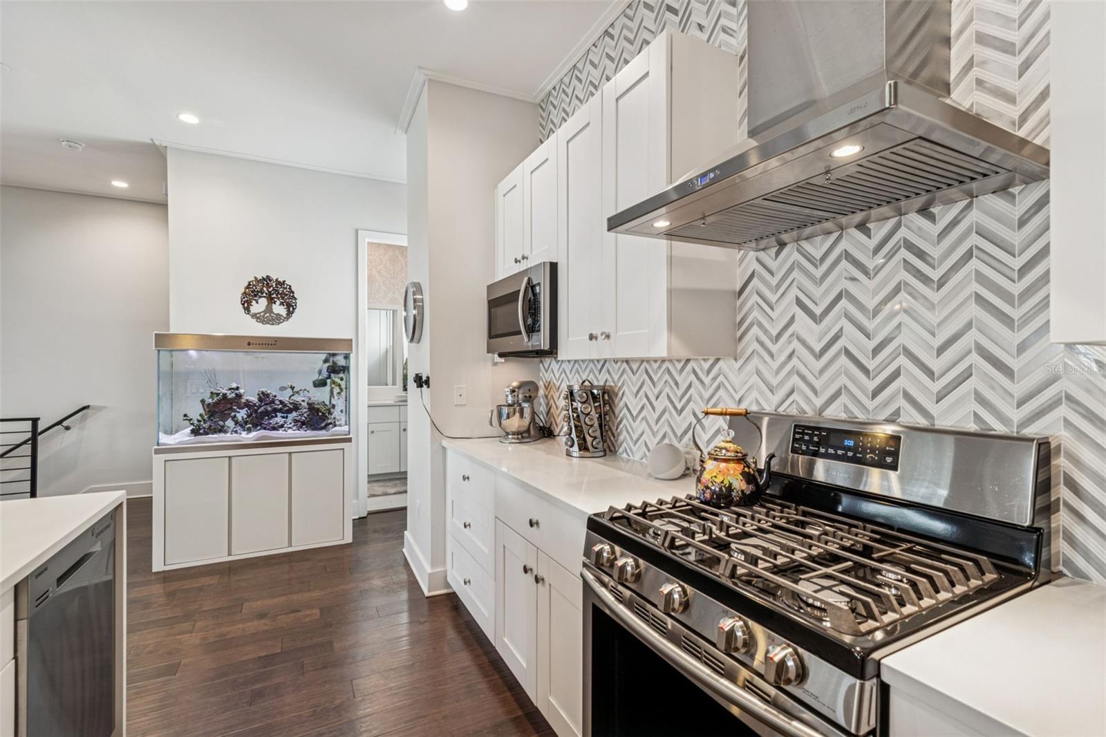 SOUTH MACDILL TWNHMS - Residential