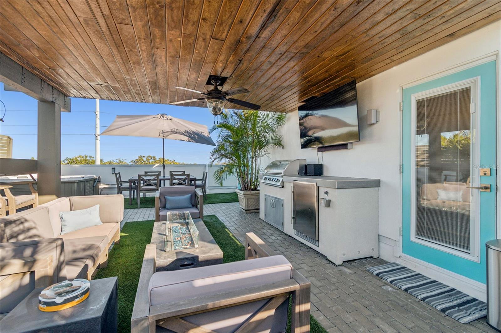 SOUTH MACDILL TWNHMS - Residential