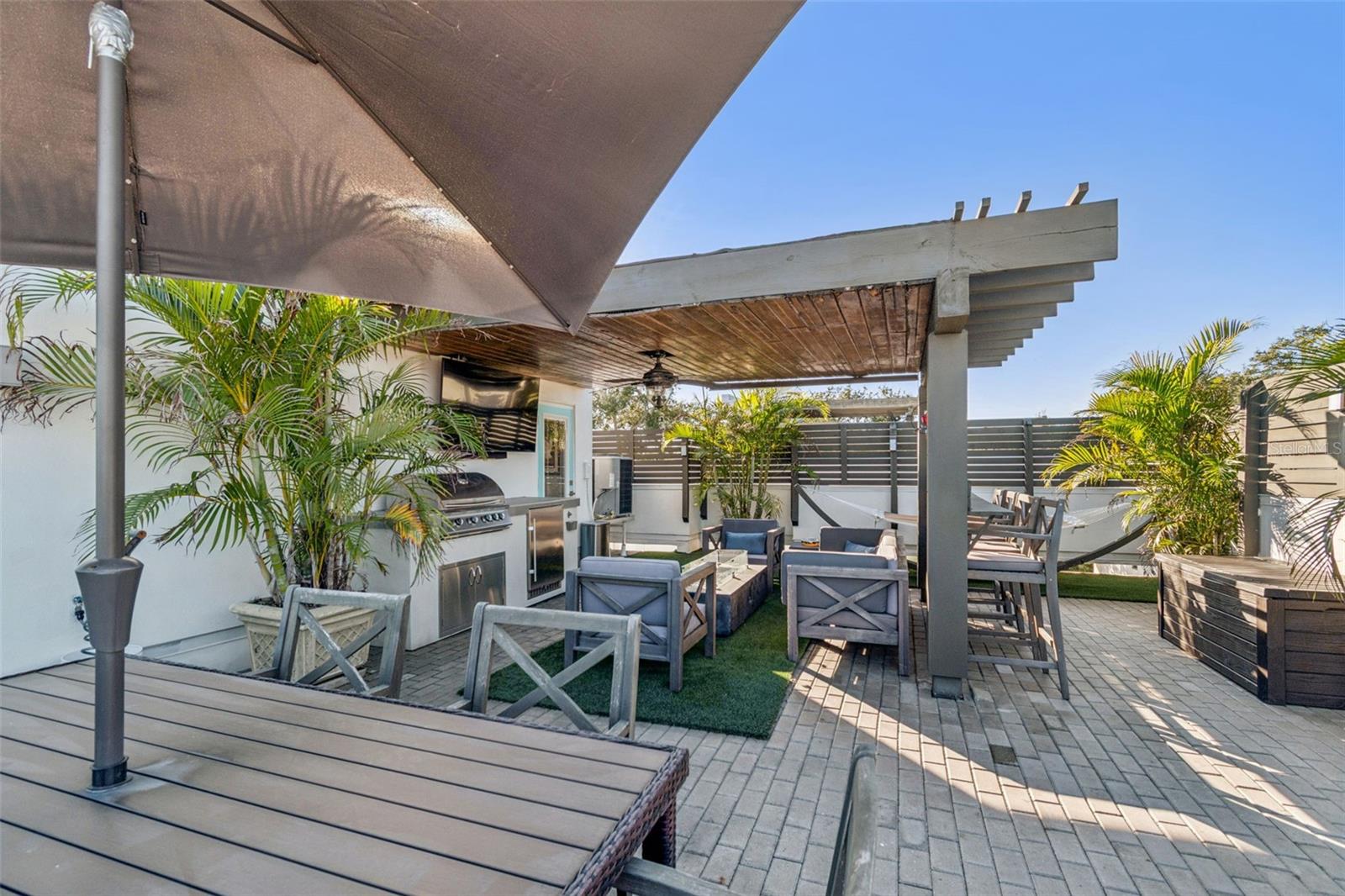 SOUTH MACDILL TWNHMS - Residential