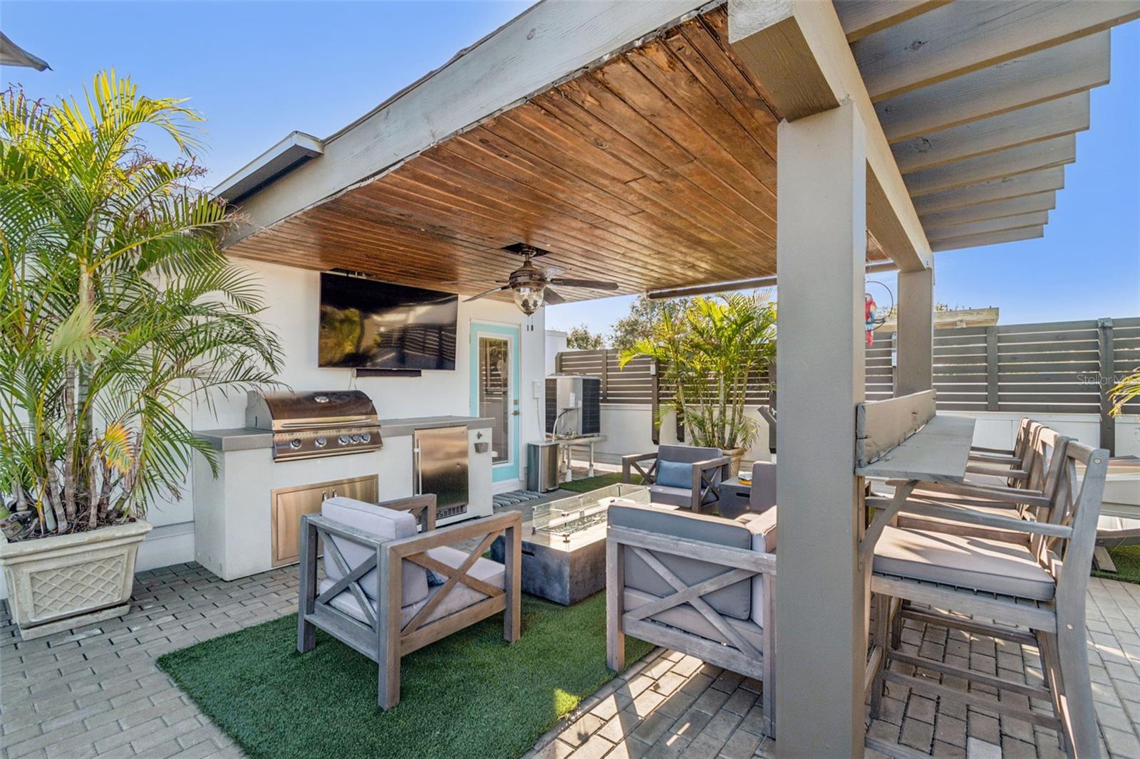 SOUTH MACDILL TWNHMS - Residential