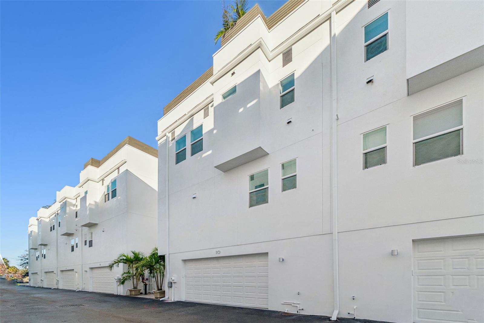 SOUTH MACDILL TWNHMS - Residential