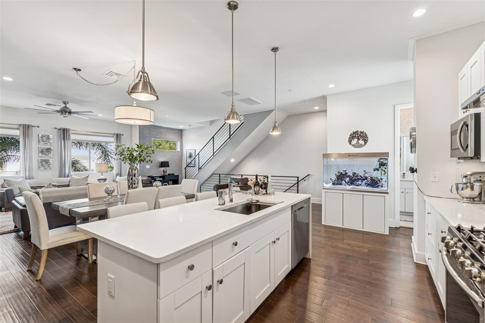 SOUTH MACDILL TWNHMS - Residential