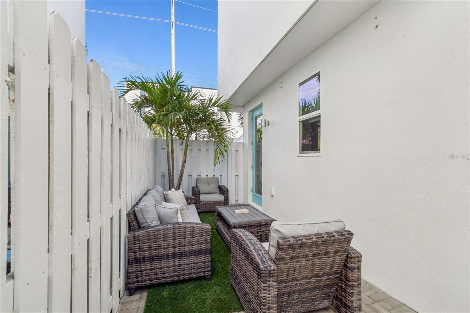 SOUTH MACDILL TWNHMS - Residential