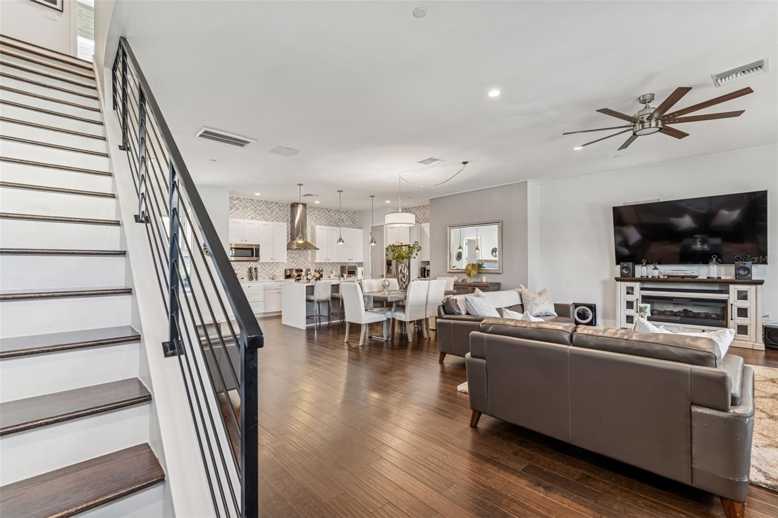 SOUTH MACDILL TWNHMS - Residential