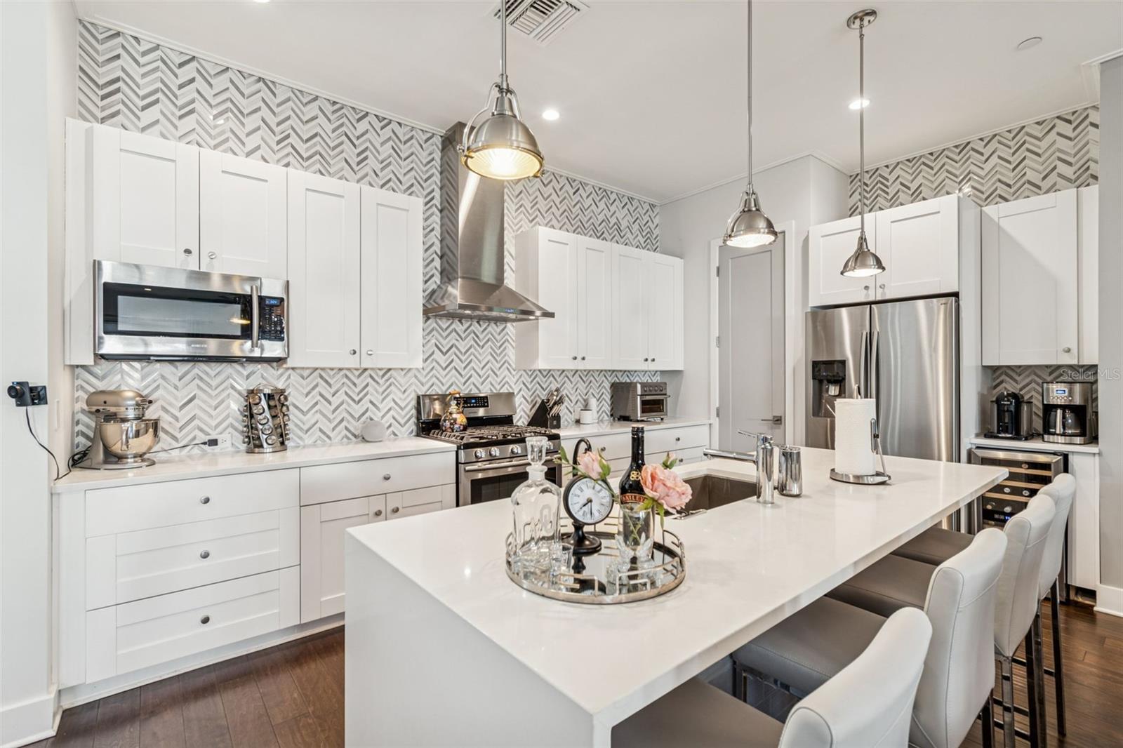 SOUTH MACDILL TWNHMS - Residential