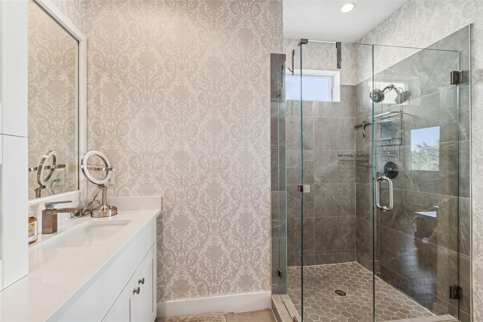 SOUTH MACDILL TWNHMS - Residential