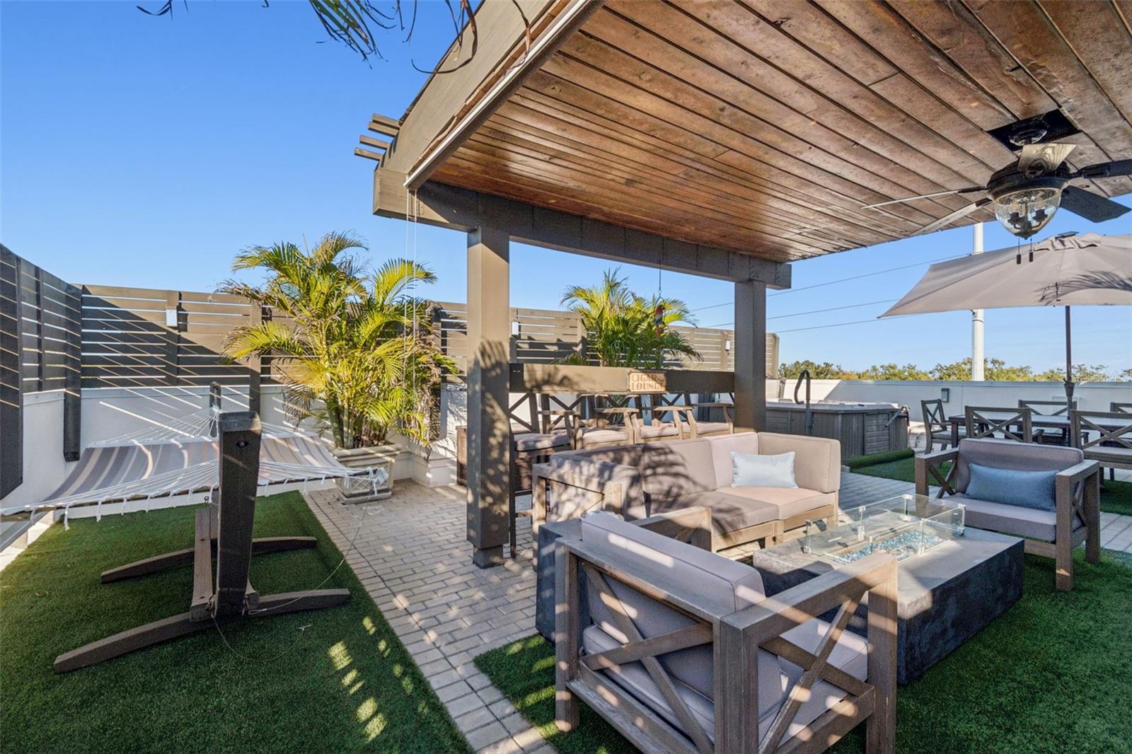 SOUTH MACDILL TWNHMS - Residential