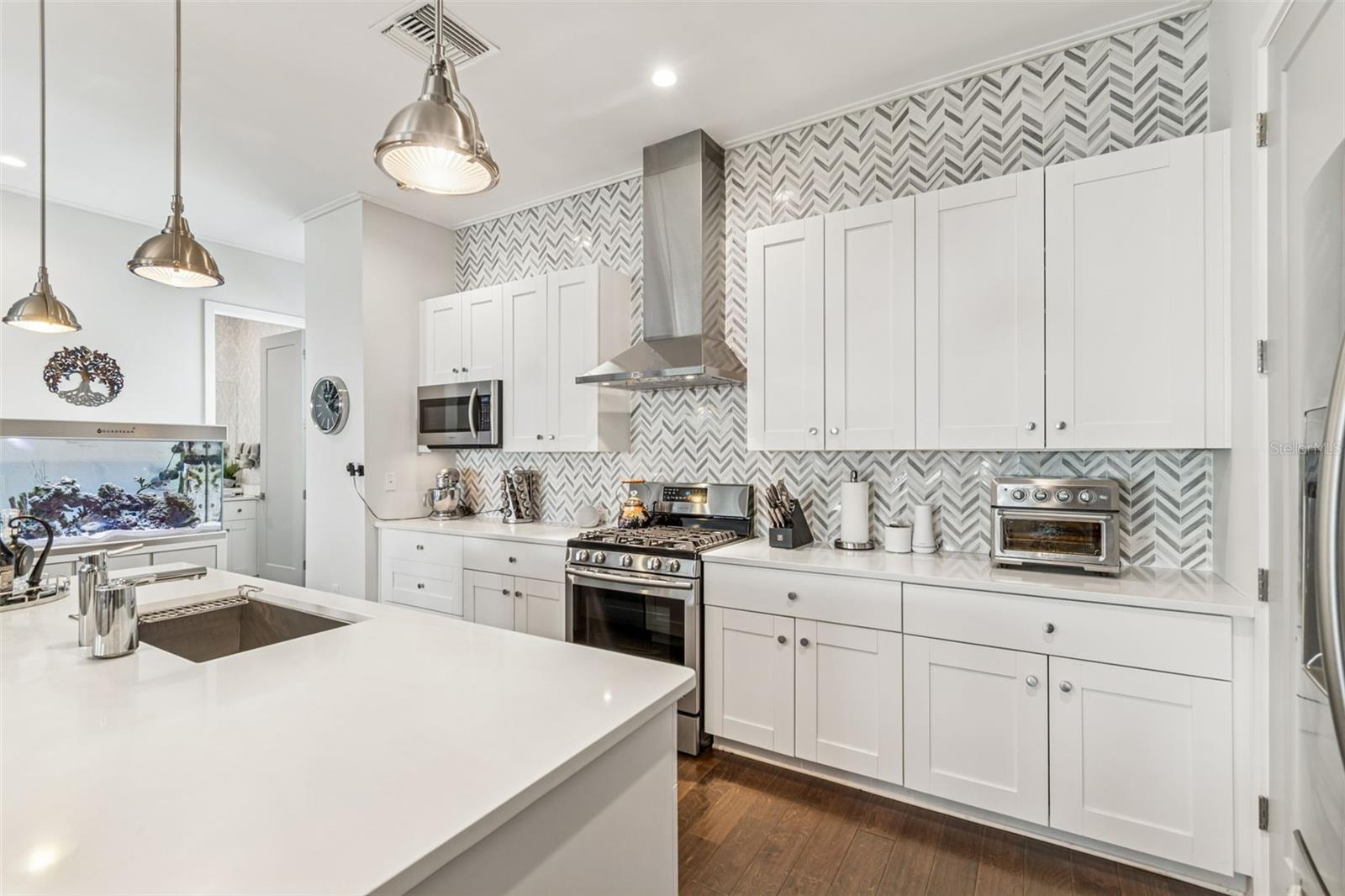 SOUTH MACDILL TWNHMS - Residential