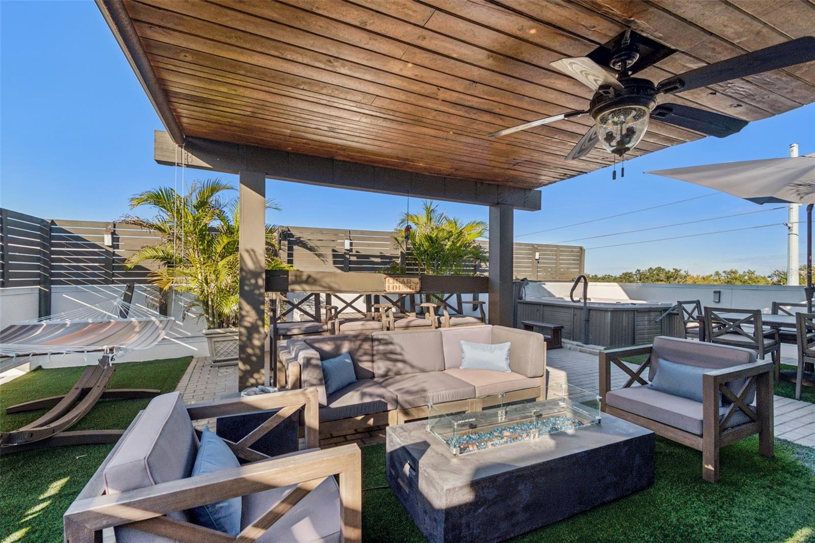 SOUTH MACDILL TWNHMS - Residential