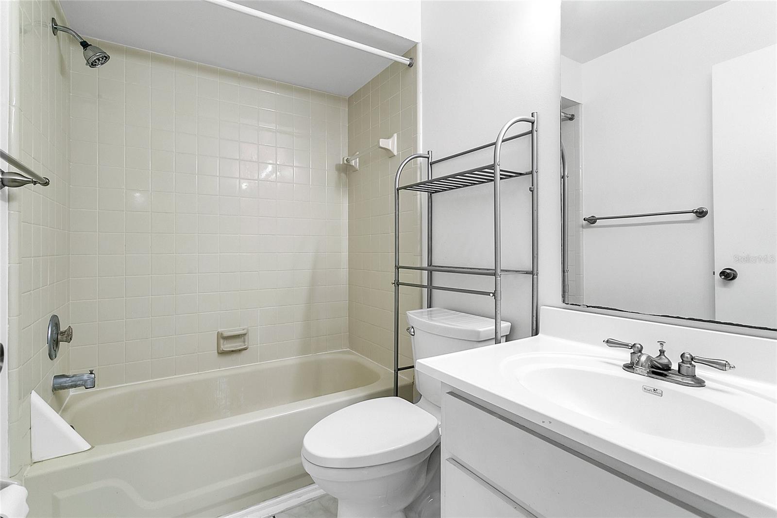 NORTHLAKE VILLAGE CONDO 6 - Residential Lease