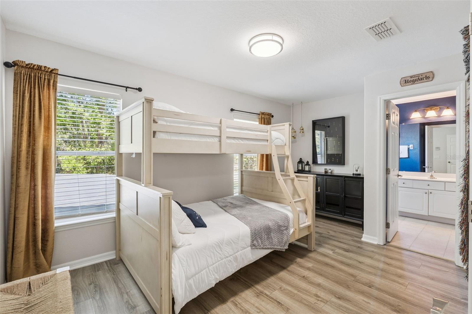 WATERSONG PH 1 - Residential