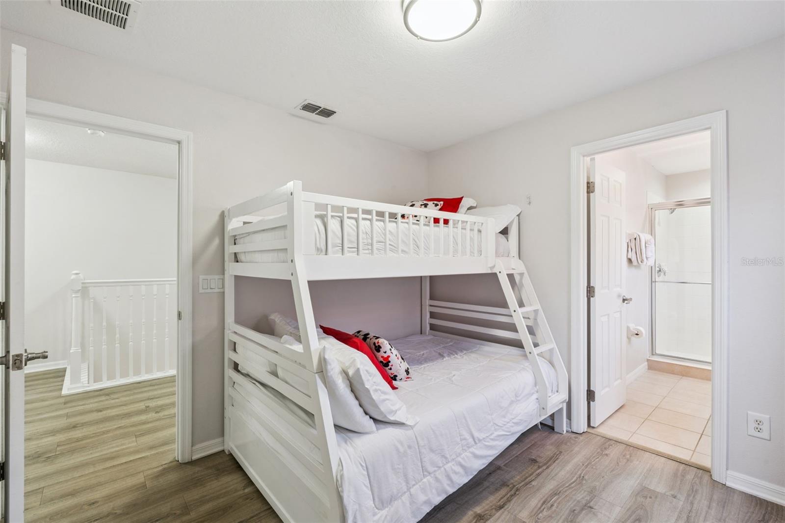 WATERSONG PH 1 - Residential