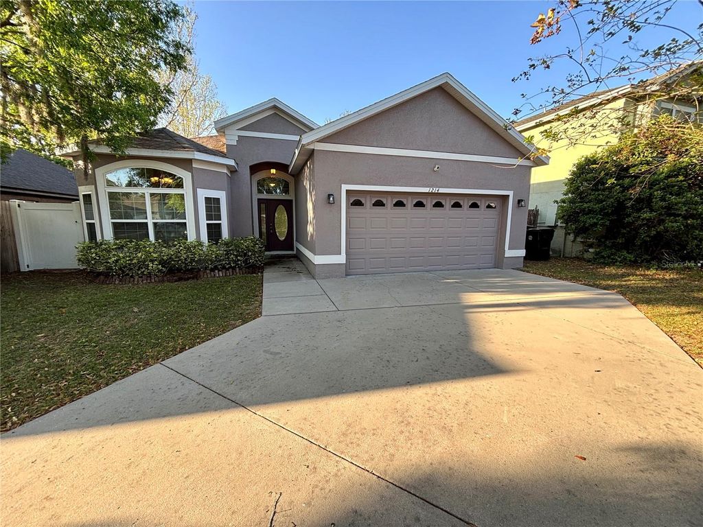 Photo of 1214 Lake Blue Circle, Apopka, FL 32703 (MLS # O6404173)