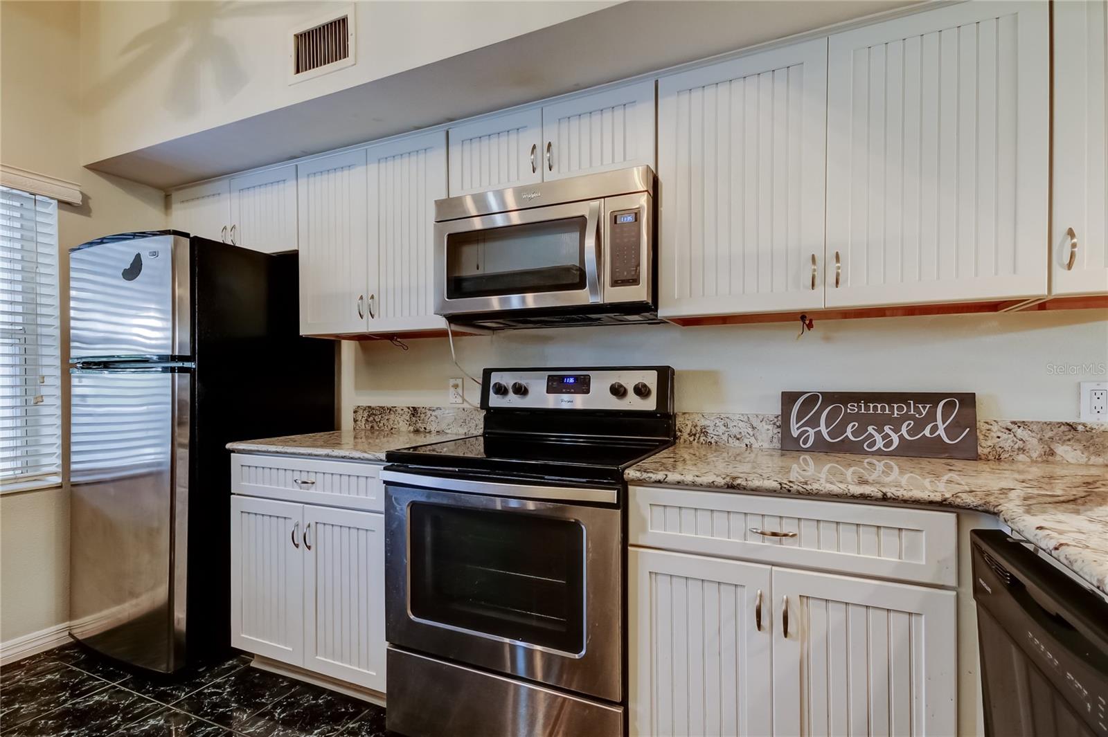 DOLLY BAY A VILLAGE ON LAKE TARPON - Residential