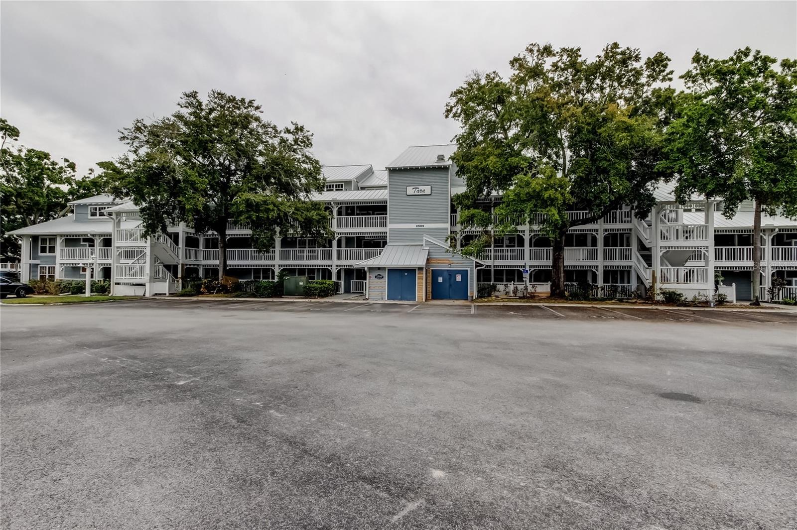 DOLLY BAY A VILLAGE ON LAKE TARPON - Residential