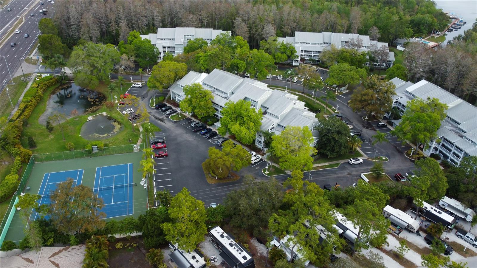 DOLLY BAY A VILLAGE ON LAKE TARPON - Residential