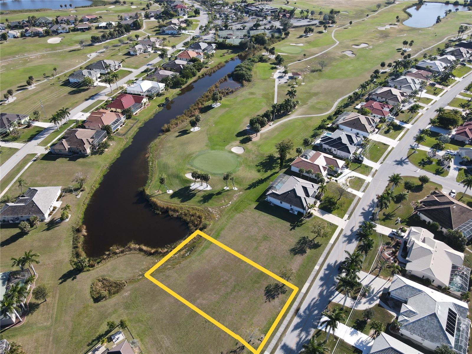 PUNTA GORDA ISLES SEC 15 - Land