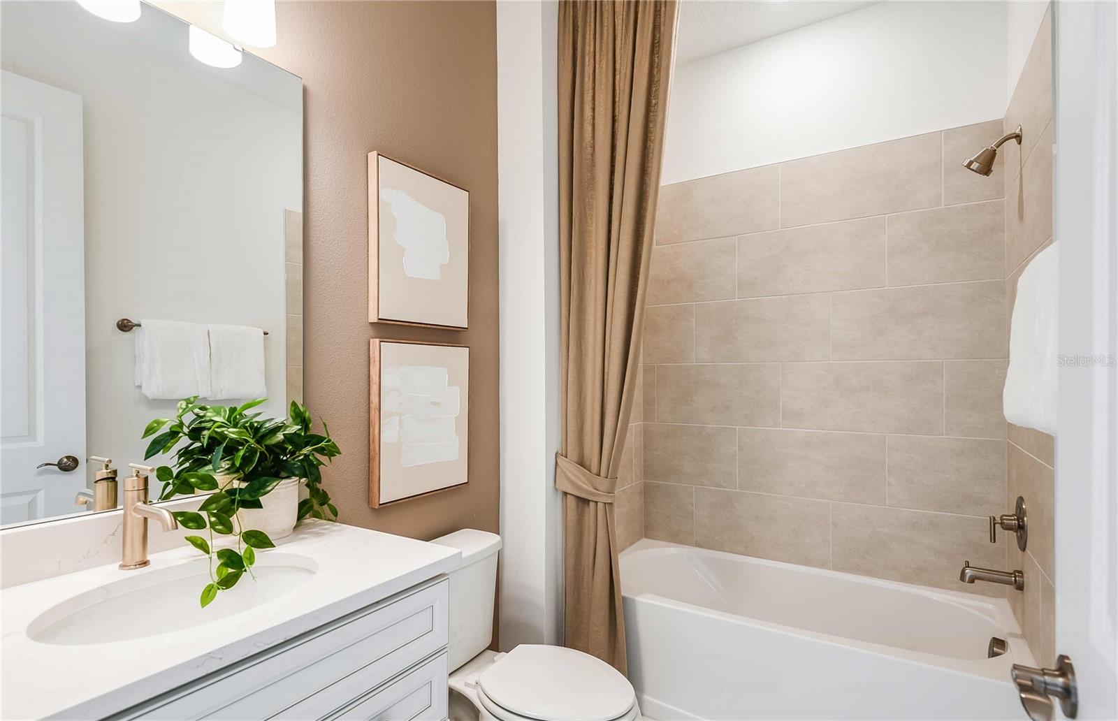 VIDAS WAY LEGACY PHASE 1B - Residential