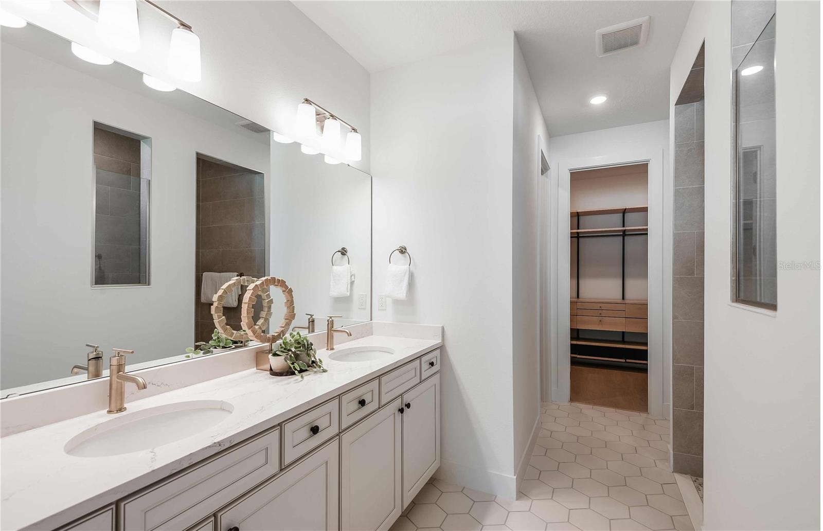 VIDAS WAY LEGACY PHASE 1B - Residential