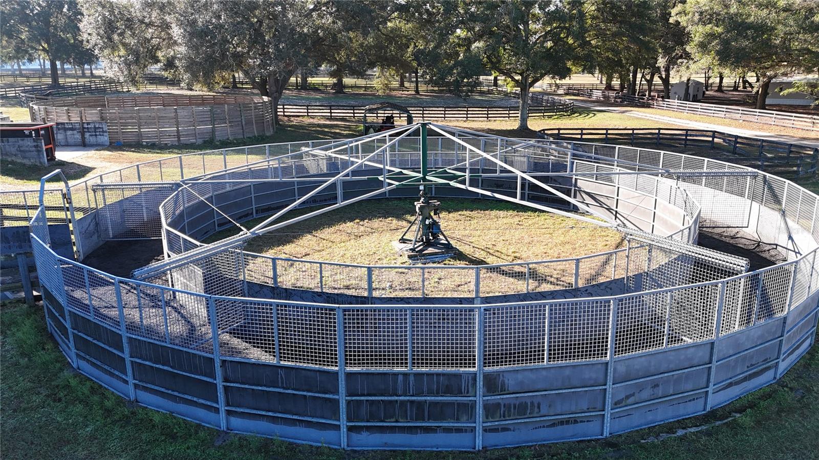 OCALA HORSE COMPLEX - Residential