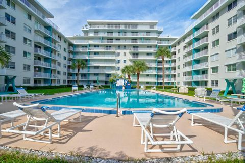 Photo of 2727 N Atlantic Avenue #4120, Daytona Beach, FL 32118 (MLS # V4945366)