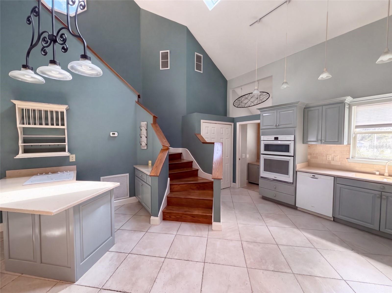 4335 SE 8TH STREET