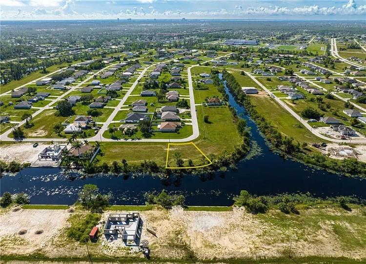 2117 NE 43RD LANE, CAPE CORAL, FL, 33909/$75,000 3 2117 NE 43RD LANE