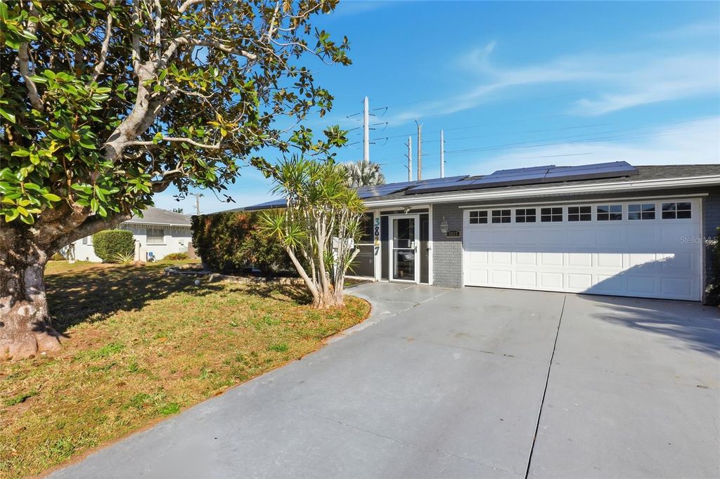 Photo of 3827 Sugar Lane, Sarasota, FL 34235 (MLS # A4683845)