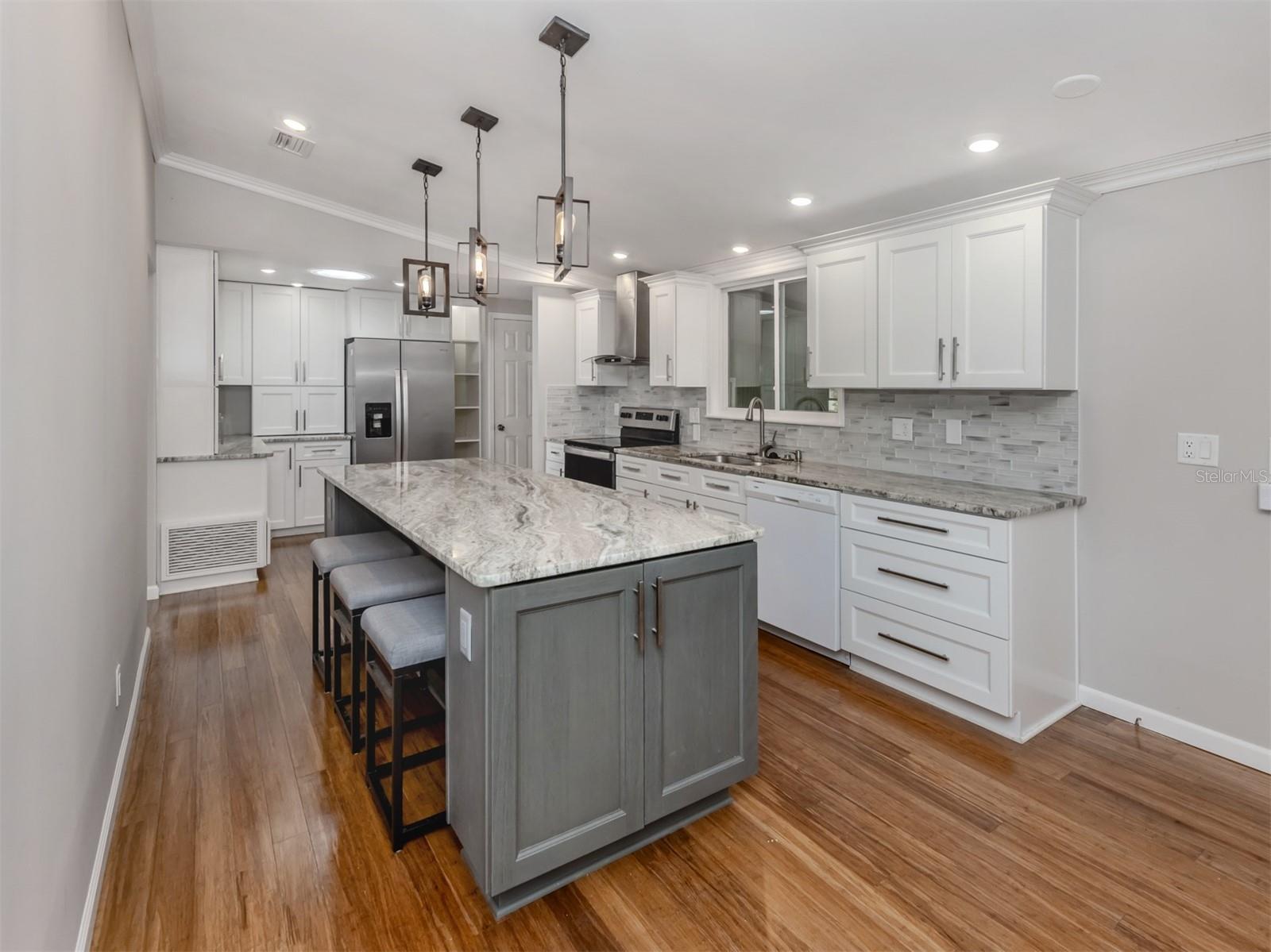 HARBOR ISLES III - Residential