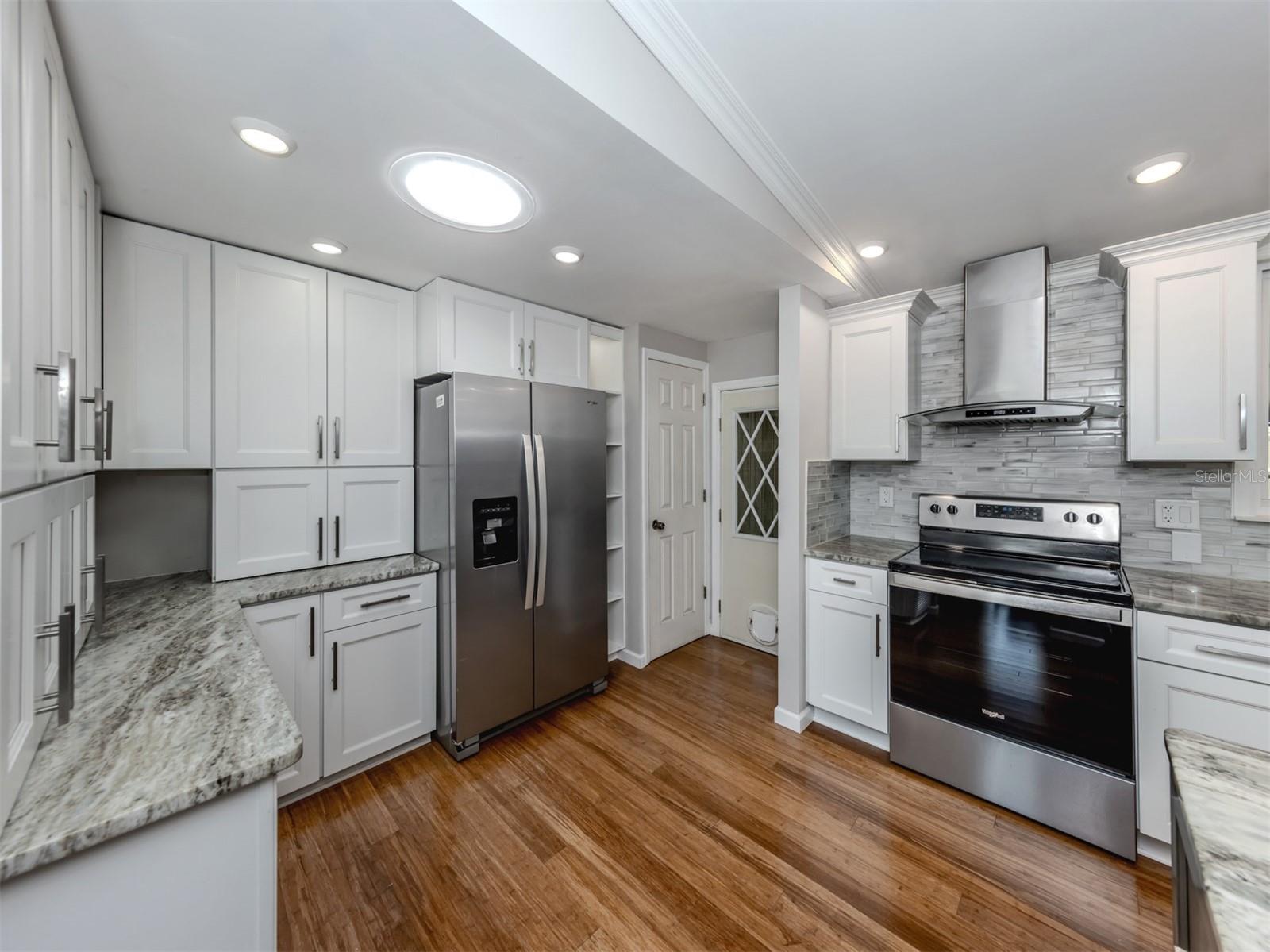 HARBOR ISLES III - Residential