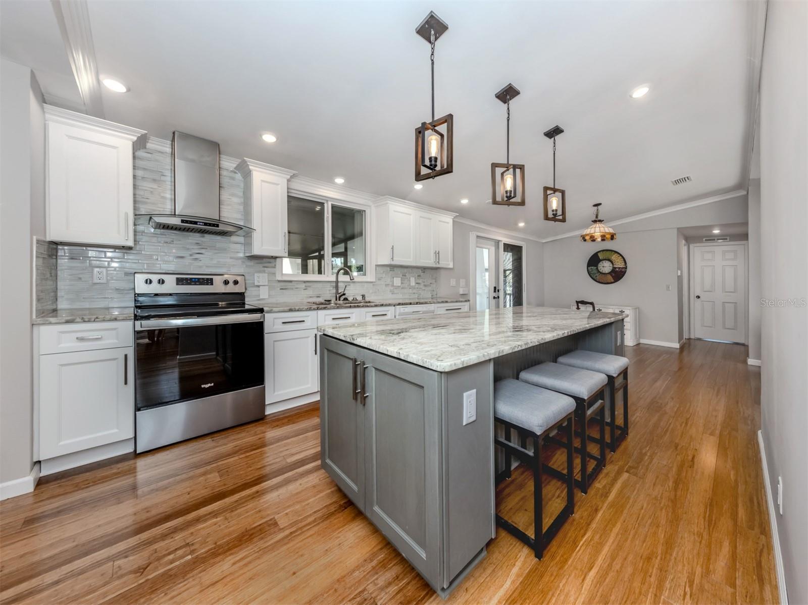 HARBOR ISLES III - Residential