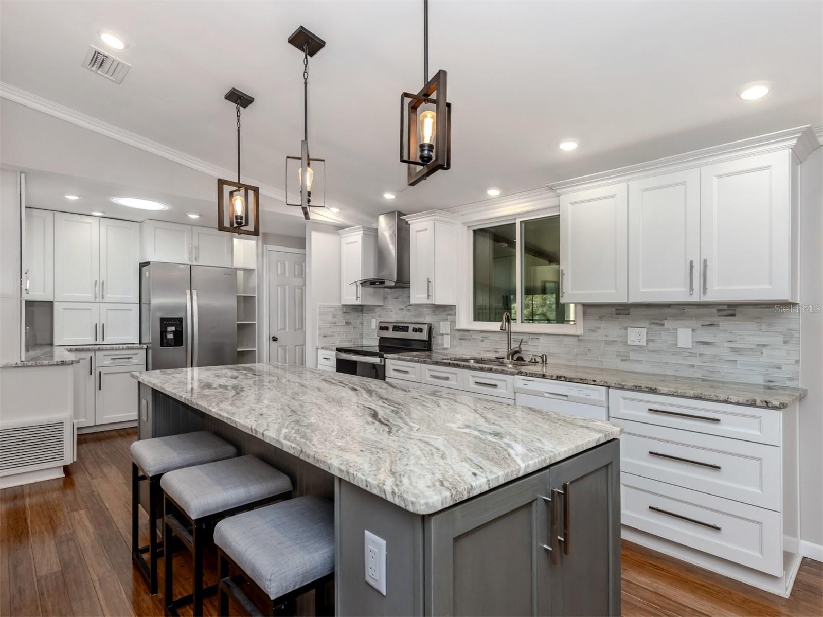 HARBOR ISLES III - Residential