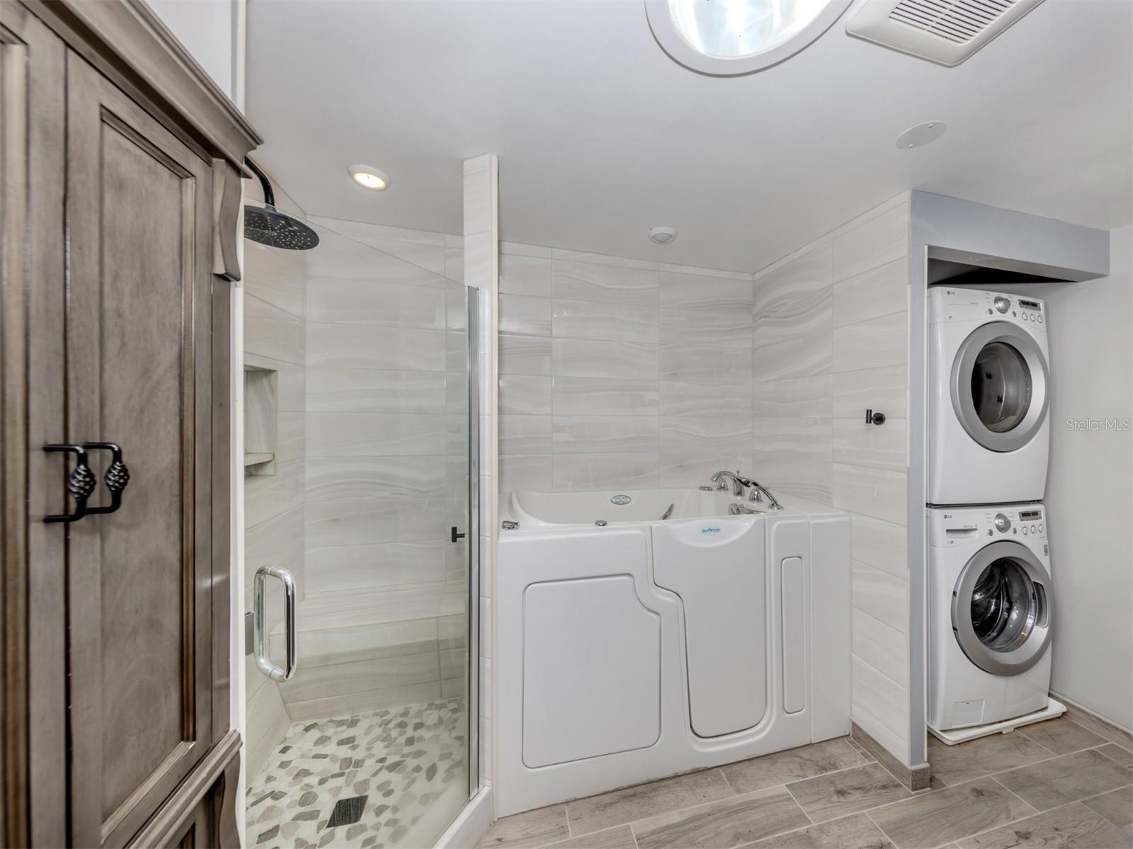 HARBOR ISLES III - Residential