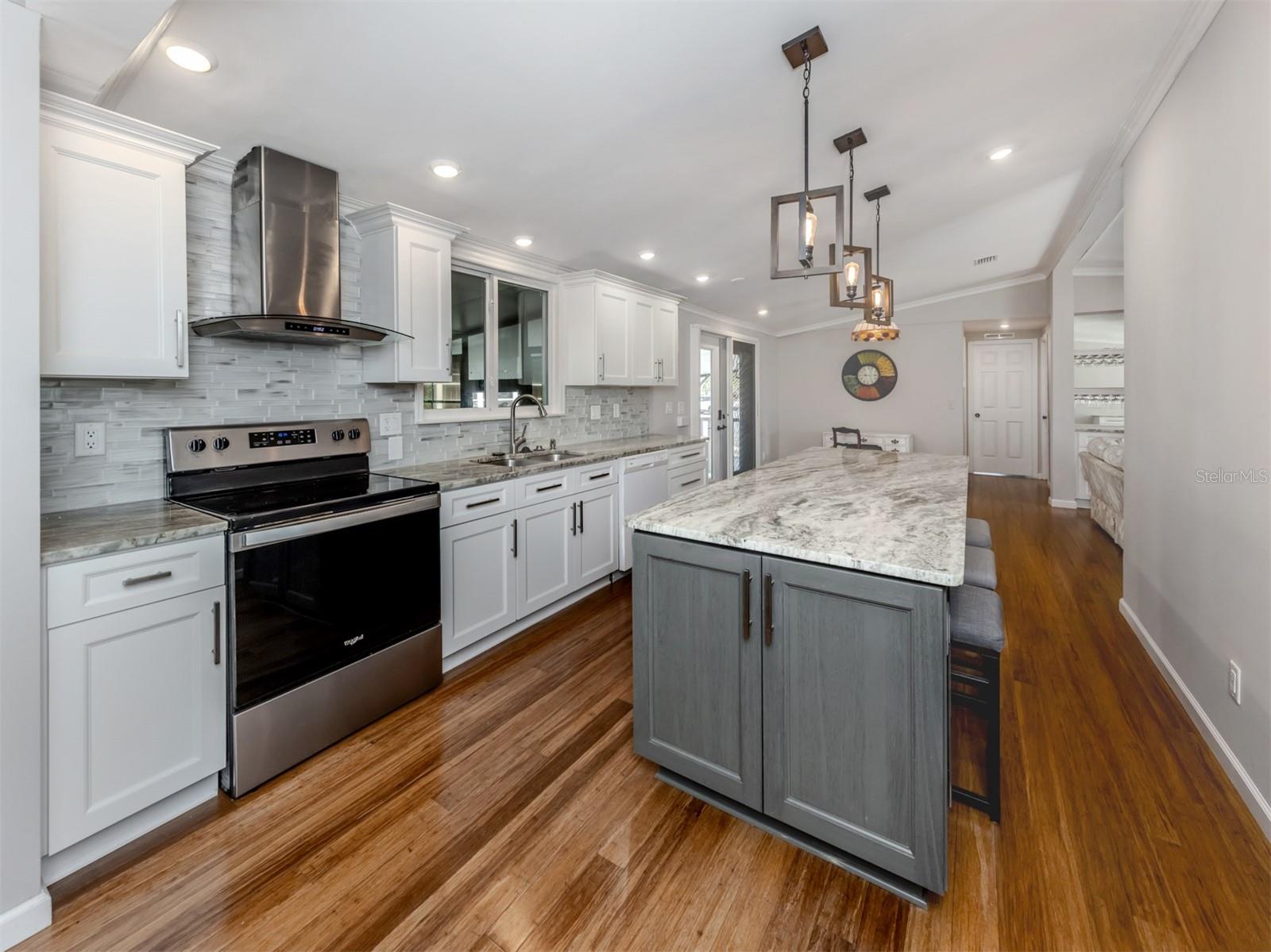 HARBOR ISLES III - Residential