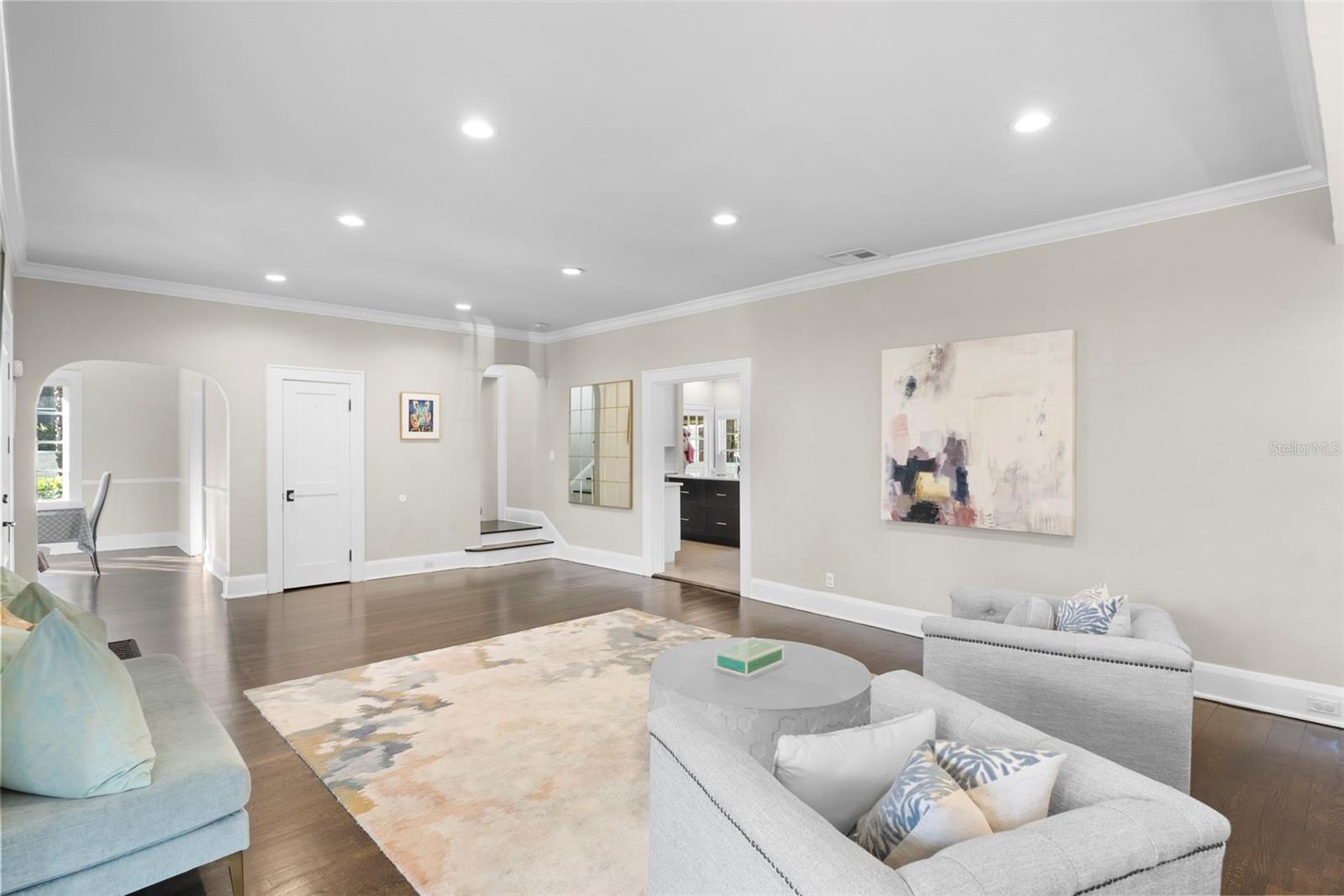 BAYSHORE COURT - Residential