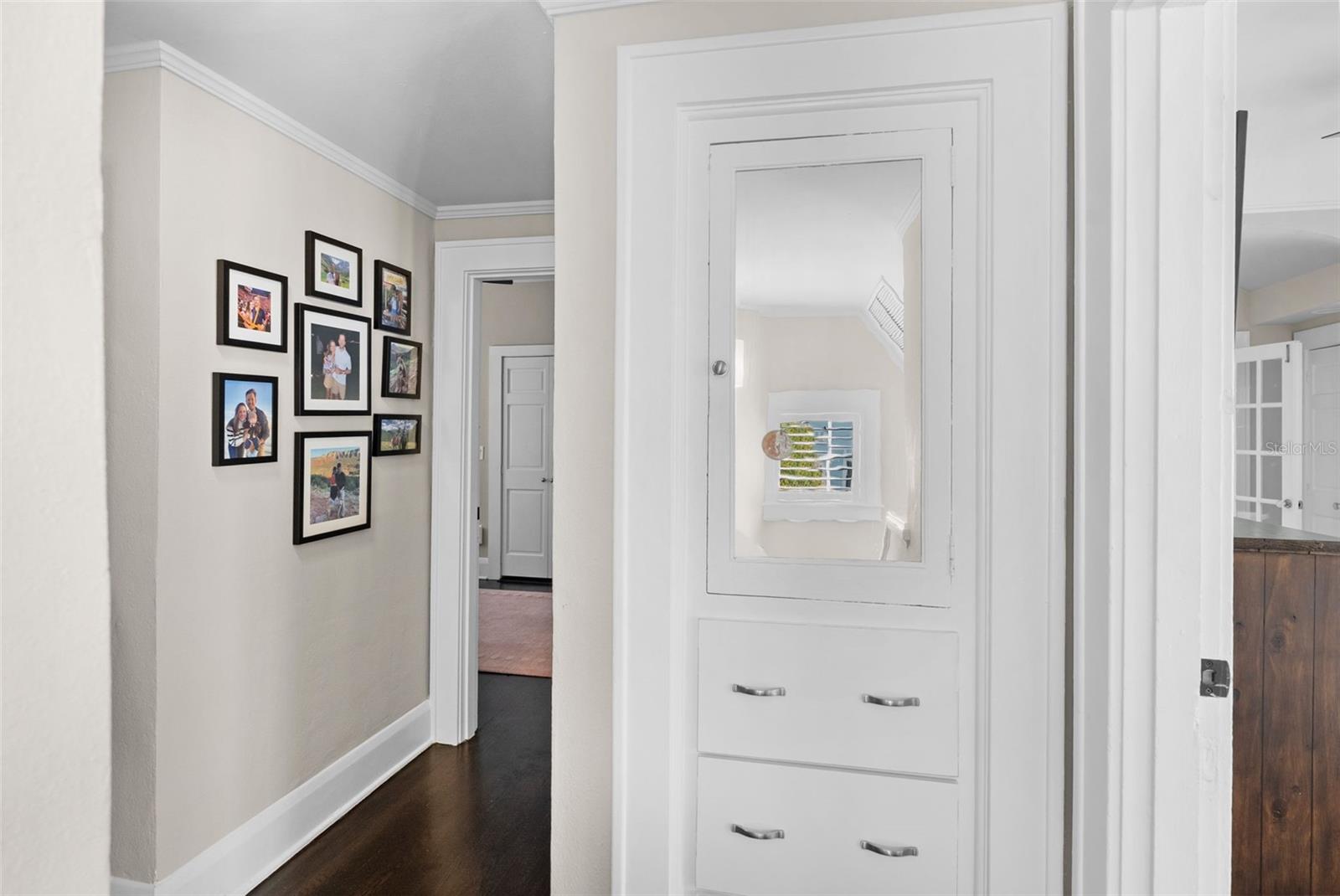 BAYSHORE COURT - Residential