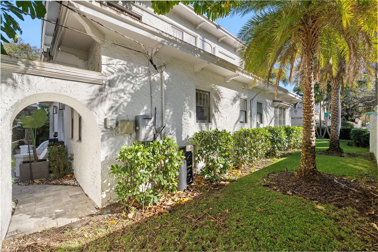 BAYSHORE COURT - Residential