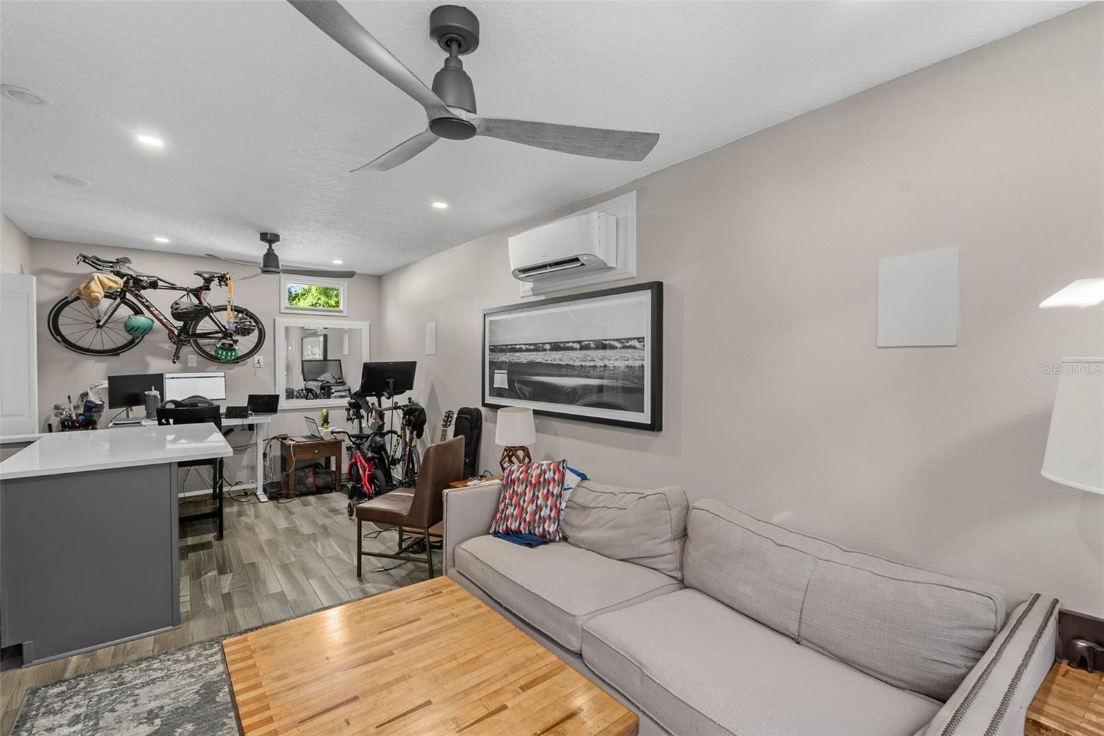 BAYSHORE COURT - Residential