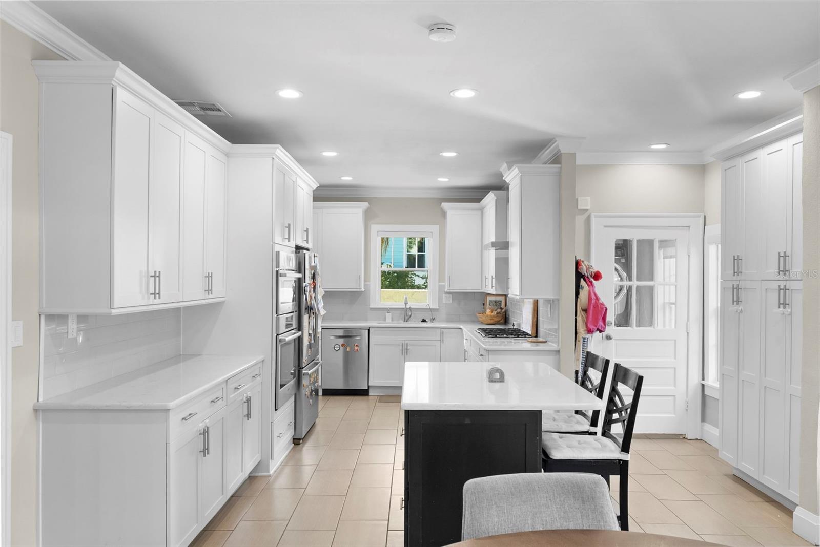 BAYSHORE COURT - Residential