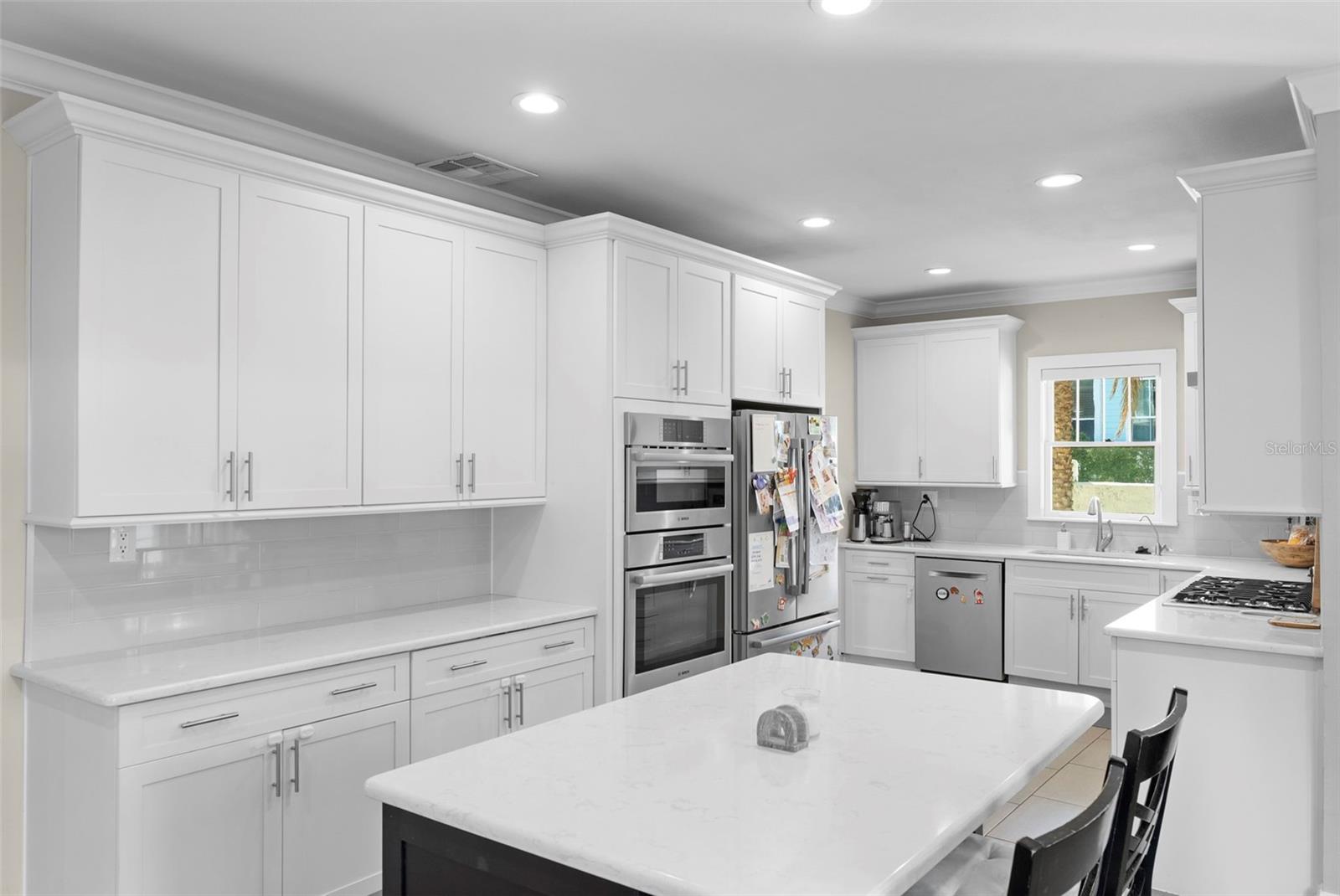 BAYSHORE COURT - Residential