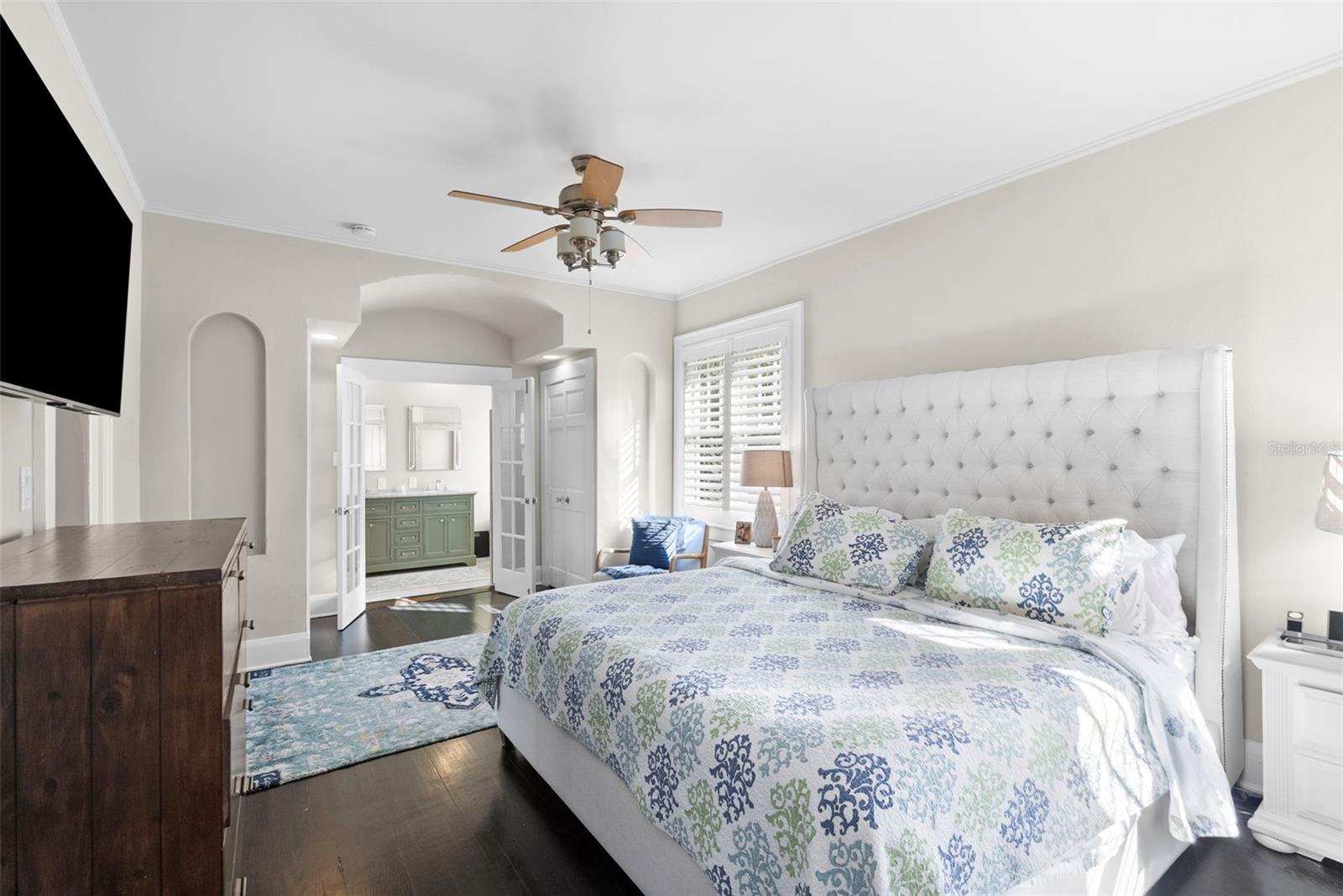 BAYSHORE COURT - Residential