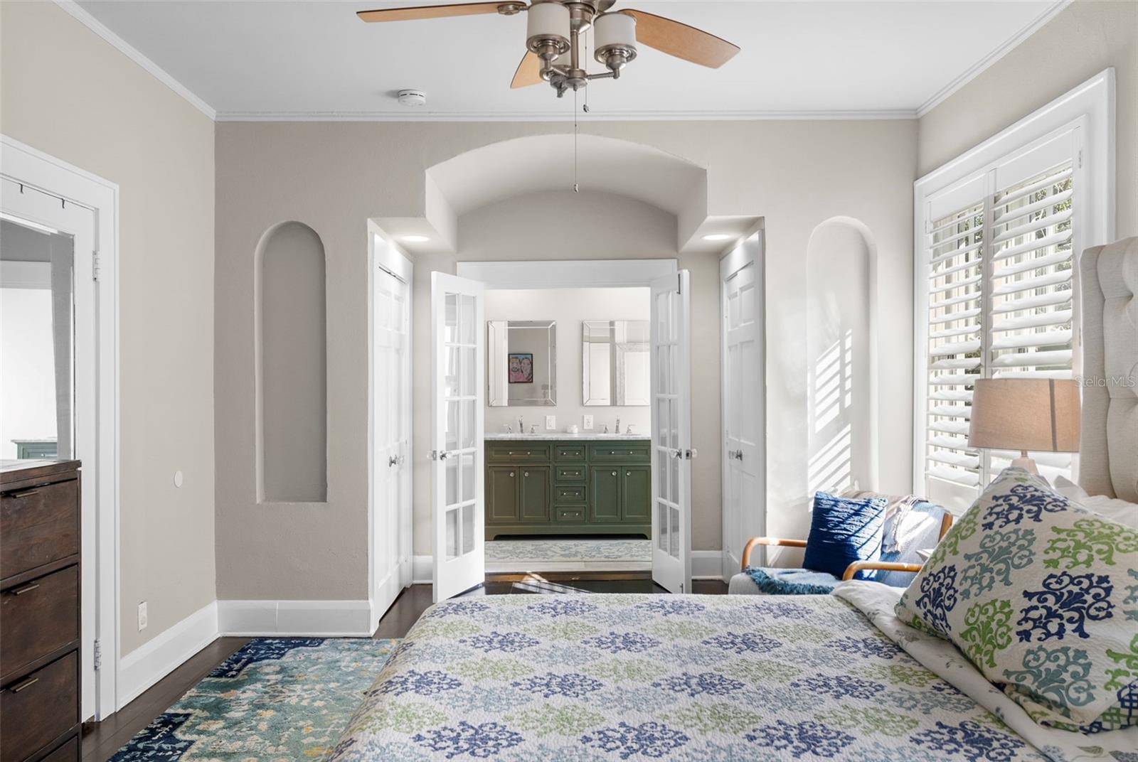 BAYSHORE COURT - Residential