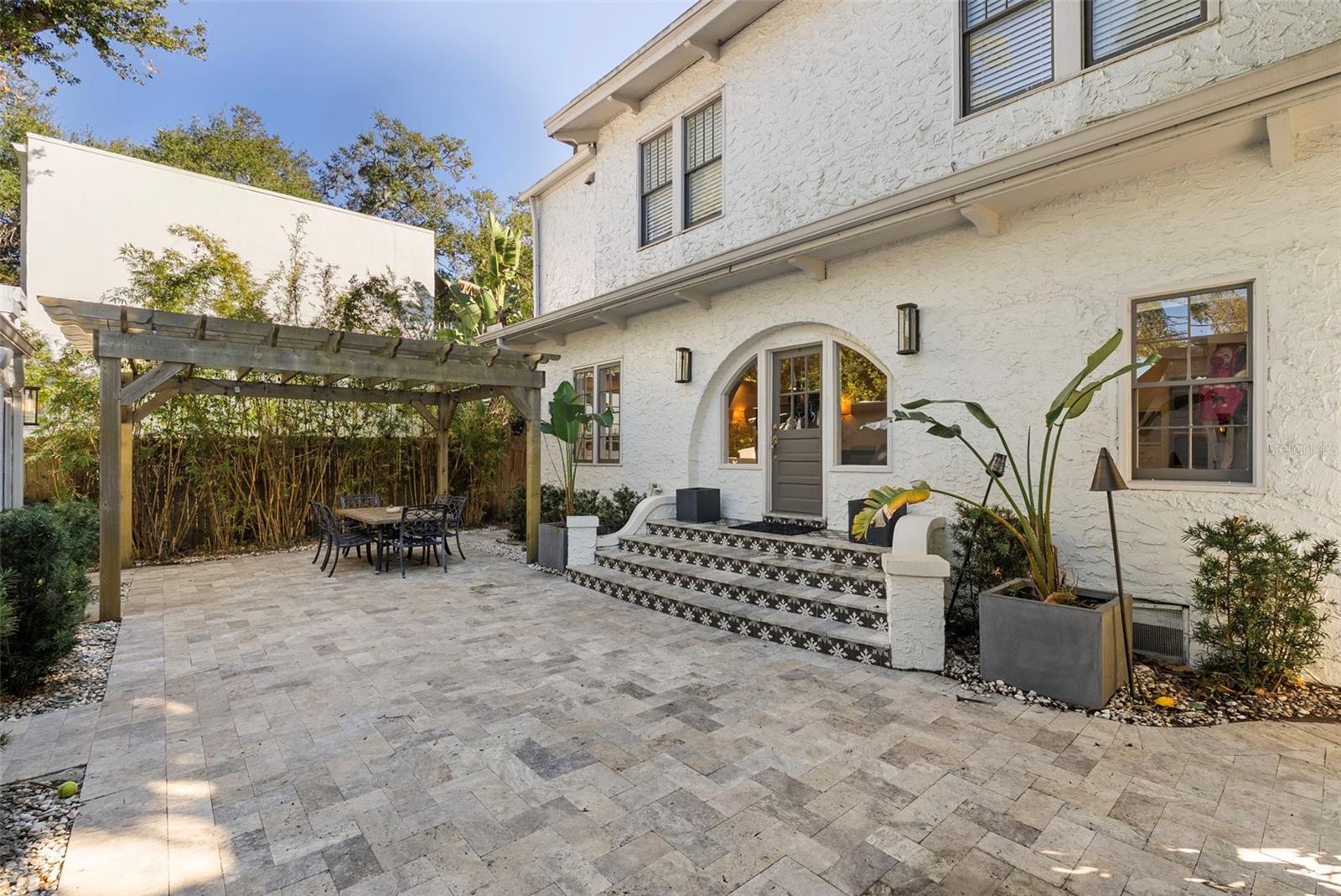 BAYSHORE COURT - Residential