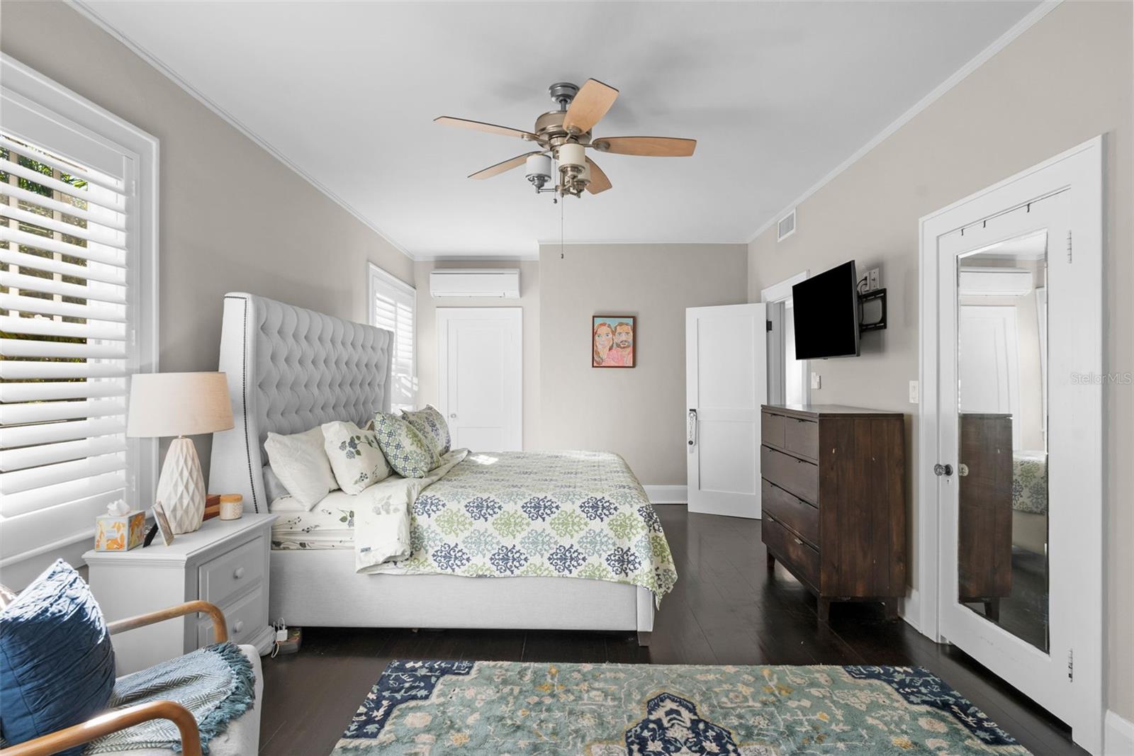 BAYSHORE COURT - Residential