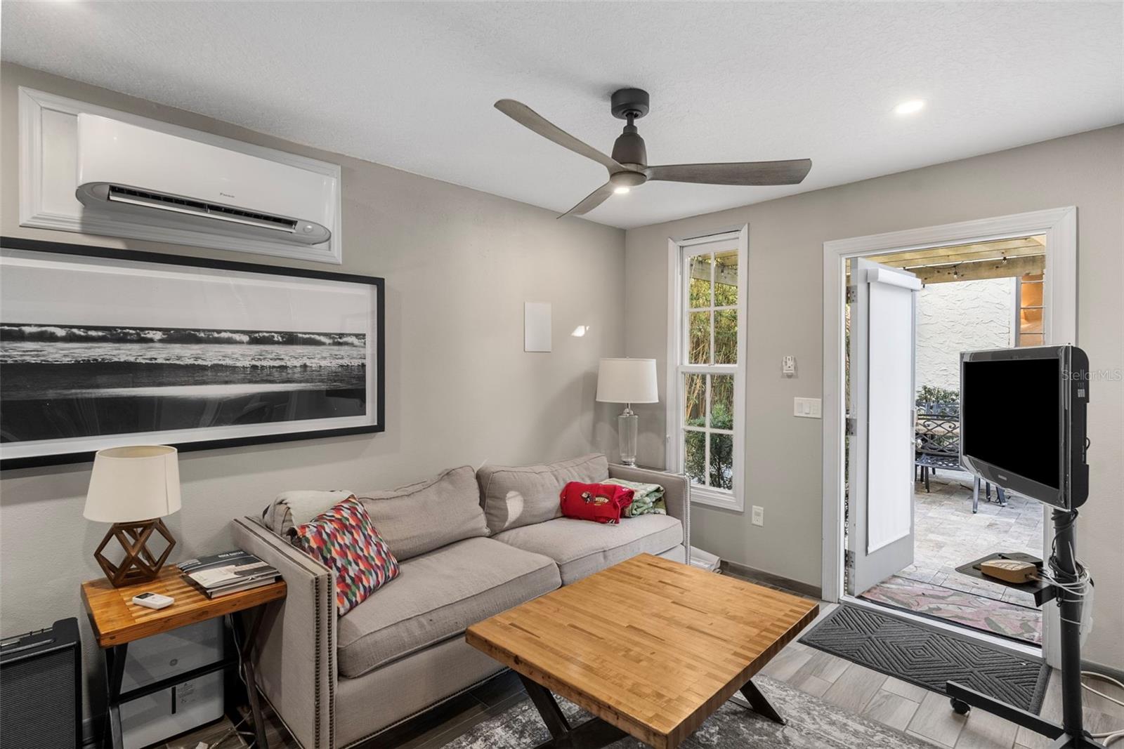 BAYSHORE COURT - Residential